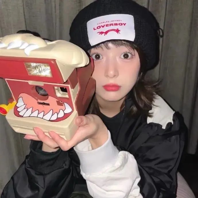 白色,红色与...